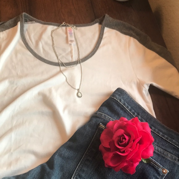 Ocean Dreams Jewelry - NWT Silver layered blue/white gemstone necklace